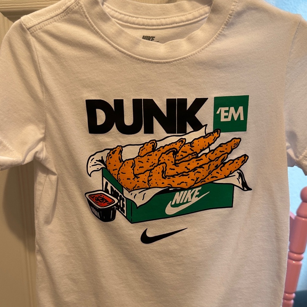 Nike White Graphic Tee Kids Dunk ‘Em